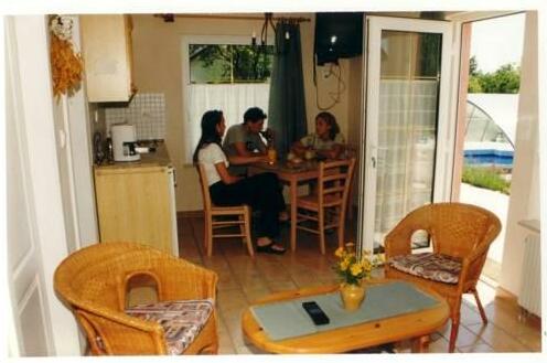 Feszek Apartmanhaz - Photo4