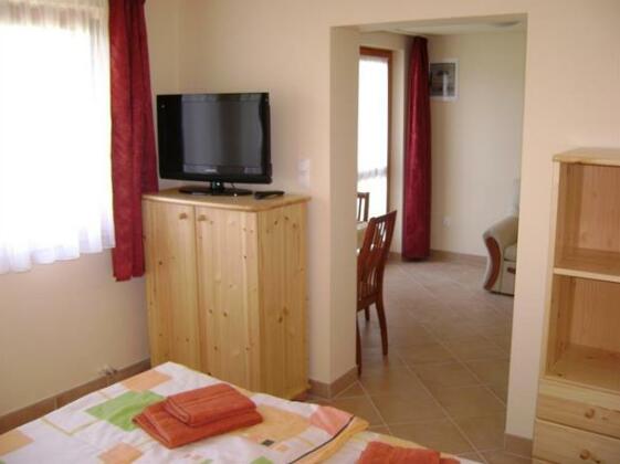 Akacfa Apartmanhaz - Photo5