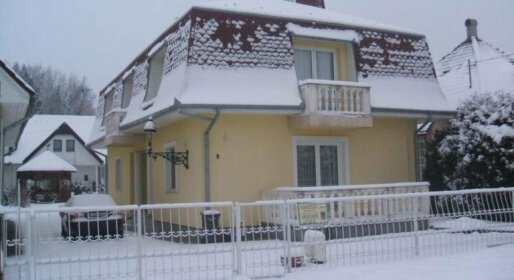 Apartmanhaz Cedrus 8