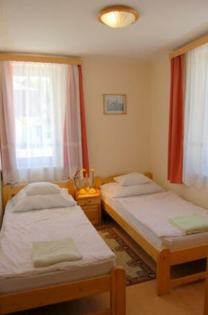 Apartmanhaz Cedrus - Photo5