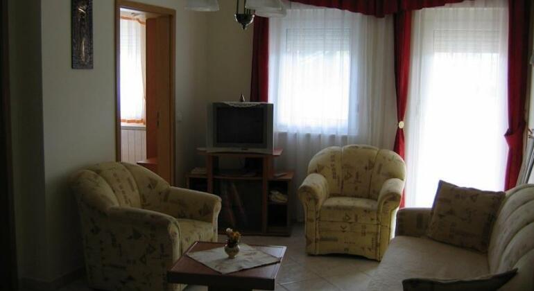 Arany Apartmanhaz - Photo5