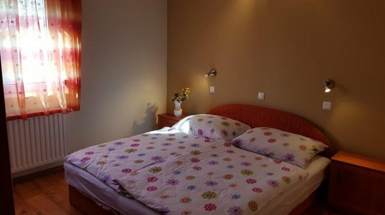 Laci Apartman - Photo4