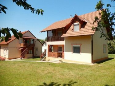 Zsuzsanna Apartmanhaz
