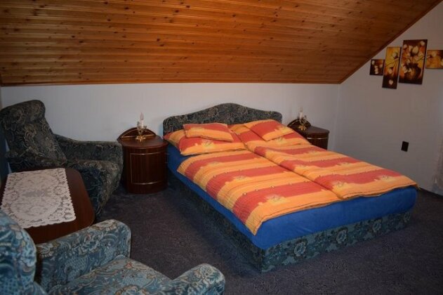 Zsuzsi Apartman - Photo2