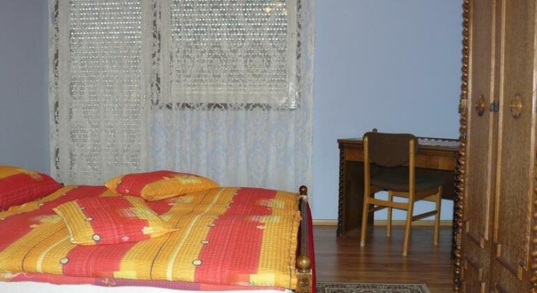 Zsuzsi Apartman - Photo4