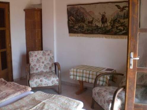 Rozmaring Vendeghaz es Lovasudvar - Photo2