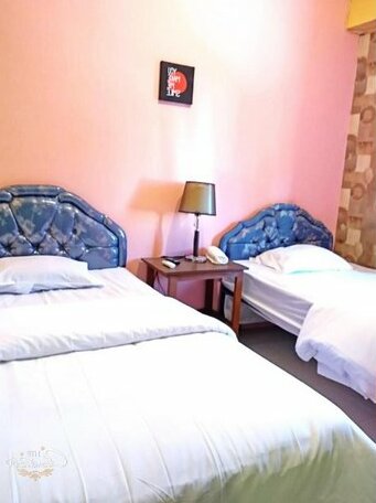 Alyah Guest House Syariah - Photo2