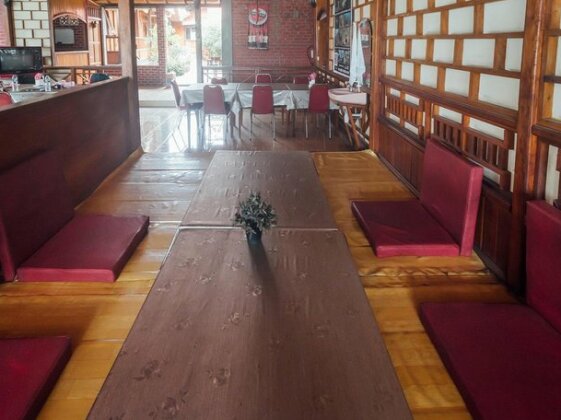 OYO 1300 Crecia Residence - Photo3