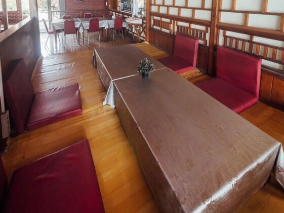 OYO 1300 Crecia Residence - Photo5