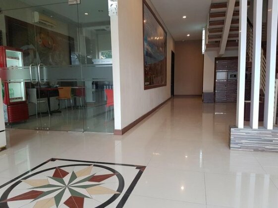 RedDoorz @ Budget Hotel Ambon - Photo2