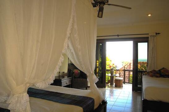 Blue Moon Villas Resort - Photo3