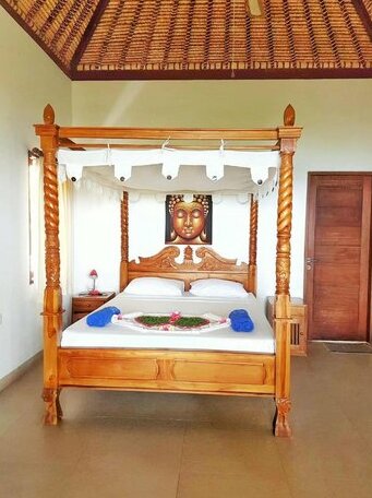 Jemeluk Beach Bungalows - Photo3