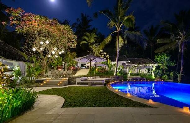 8 Bed/8 Bath Villa In Rice Field Setting - Photo2