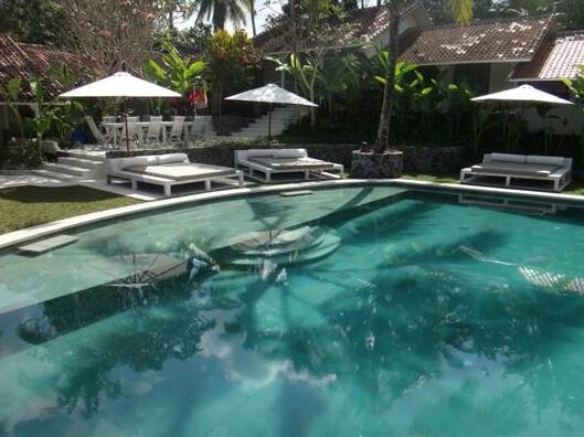 8 Bed/8 Bath Villa In Rice Field Setting - Photo4