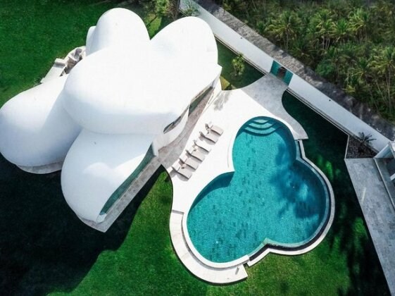 Grand Cloud Unique Beachfront Villa - Photo2
