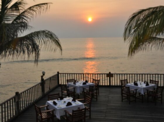 Patra Jasa Anyer Beach Resort - Photo2