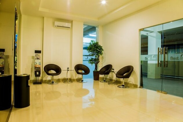 Best Inn Hotel - Photo2