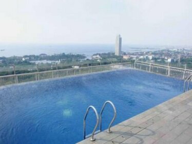 Compact 2BR Northland Apartment Near Ancol By Travelio