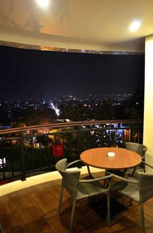 Emersia Hotel and Resort - Photo4