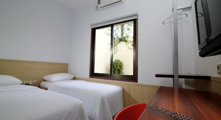 Airy Ciumbuleuit 156 Bandung - Photo4