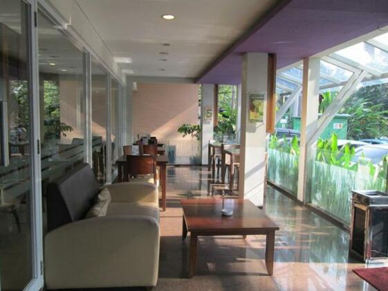 Anggrek Gandasari Hotel - Photo4