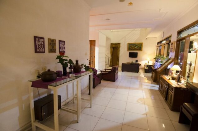 Fora Guest House Taman Lingkar - Photo4