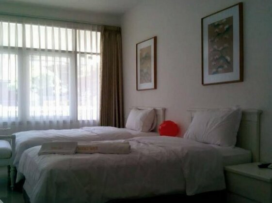 Kyai Luhur Guest House - Photo3