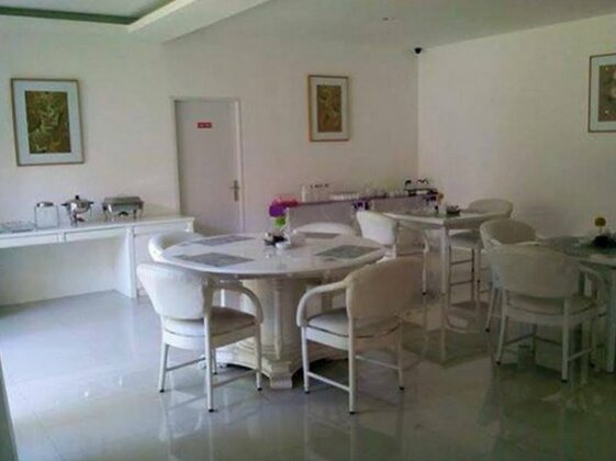 Kyai Luhur Guest House - Photo4