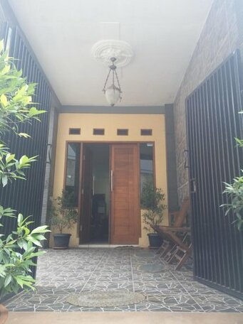 Mitra Mutiara Inn - Photo4