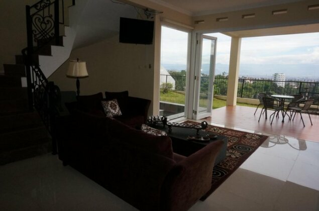 Mountain View Villa Bandung - Photo3