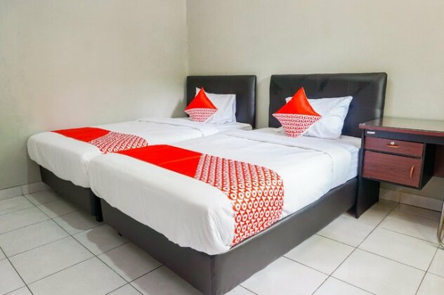 OYO 2778 Alvin Residence - Photo3