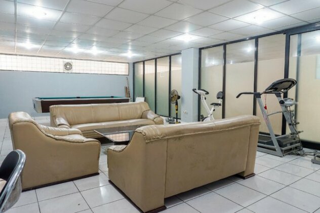 OYO 2778 Alvin Residence - Photo4