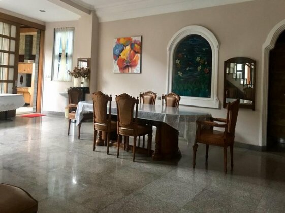 OYO 3135 Villa Surya - Photo2