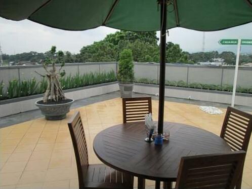 OYO 340 Cleo Residence - Photo2