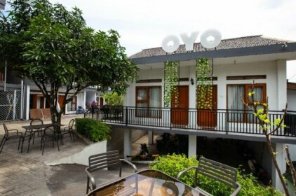 OYO 569 Cigadung Residence