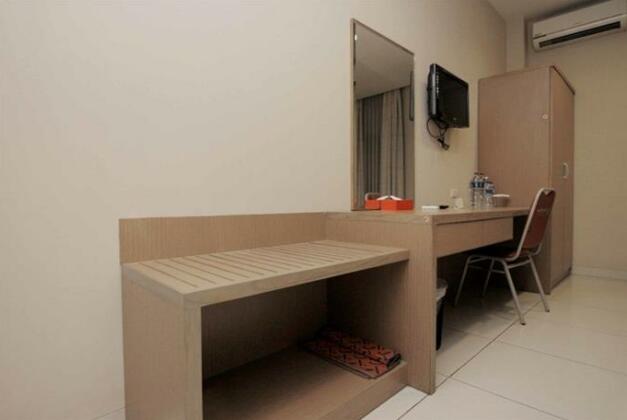 RedDoorz @ Babakan Jeruk - Photo5