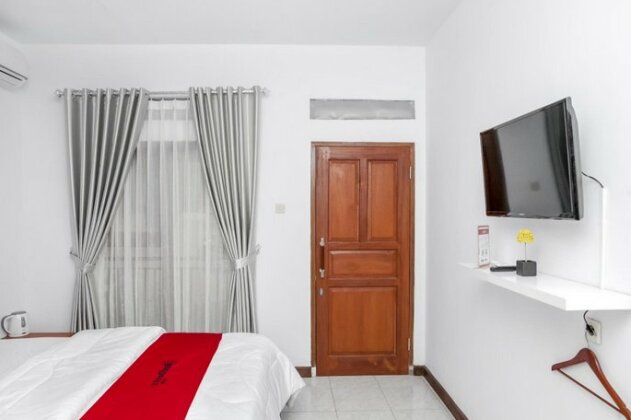 RedDoorz @ Cigadung - Photo4