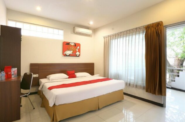 RedDoorz Near Braga Street - Photo2