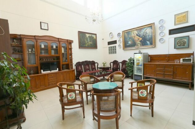 RedDoorz Near Braga Street - Photo3