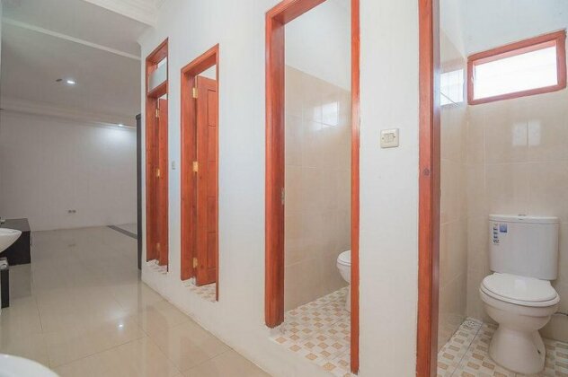 RedDoorz near Jatinangor Town Square - Photo5