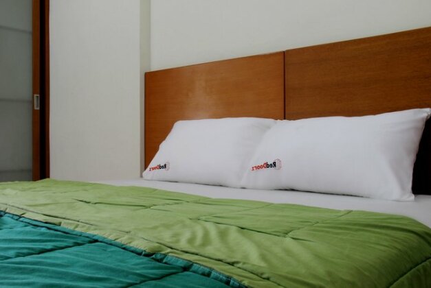 RedDoorz near Paris Van Java - Photo2