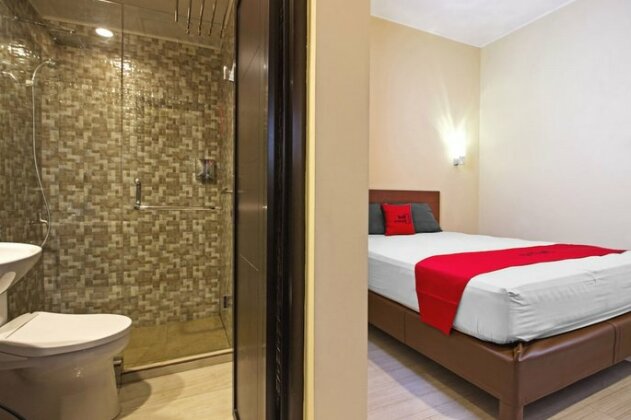 RedDoorz near Trans Studio Mall 2 - Photo5