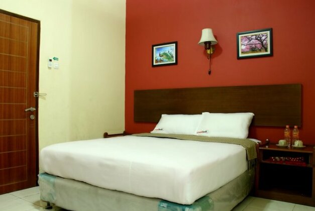 RedDoorz @ Palasari - Photo2