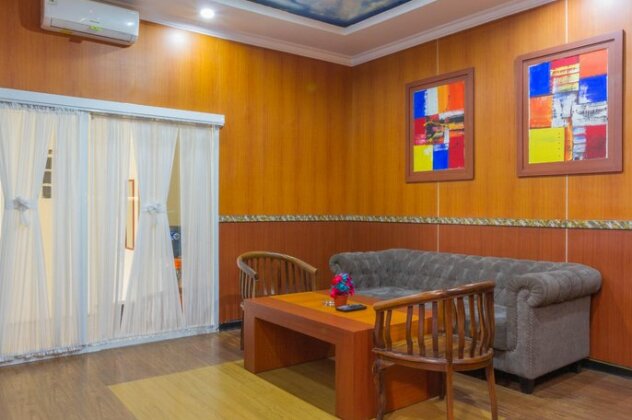 RedDoorz Plus near IPDN - Photo3