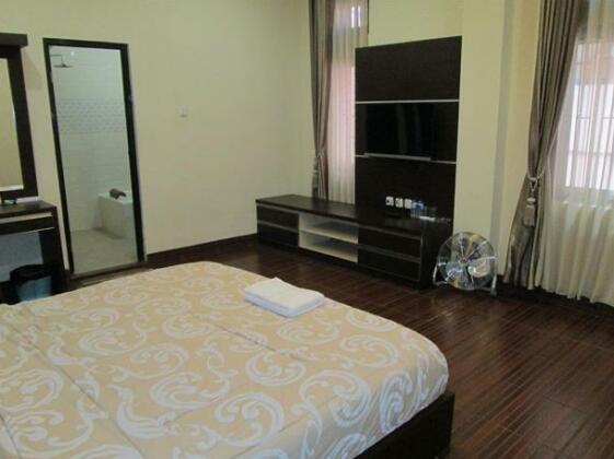 RedDoorz Plus near Isola UPI - Photo5