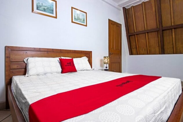 RedDoorz Plus Near Parahyangan University