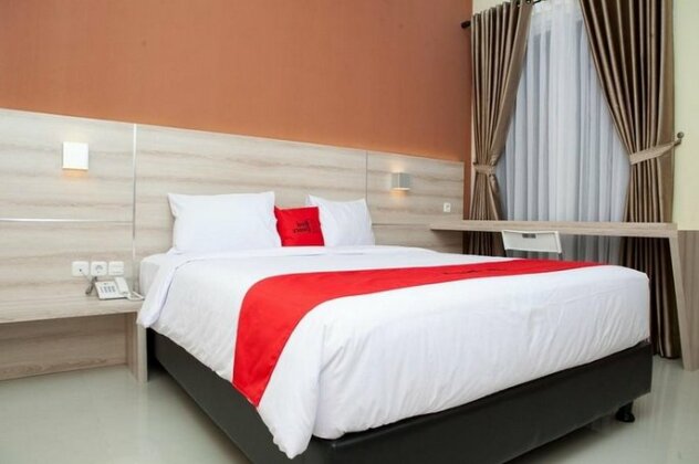 RedDoorz Plus near Pasundan University - Photo2