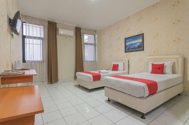 RedDoorz @ Surapati - Photo3