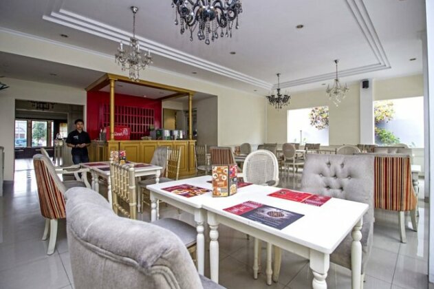 Residences by RedDoorz near Rumah Mode - Photo2