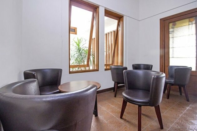 Residences by RedDoorz near Rumah Mode - Photo4